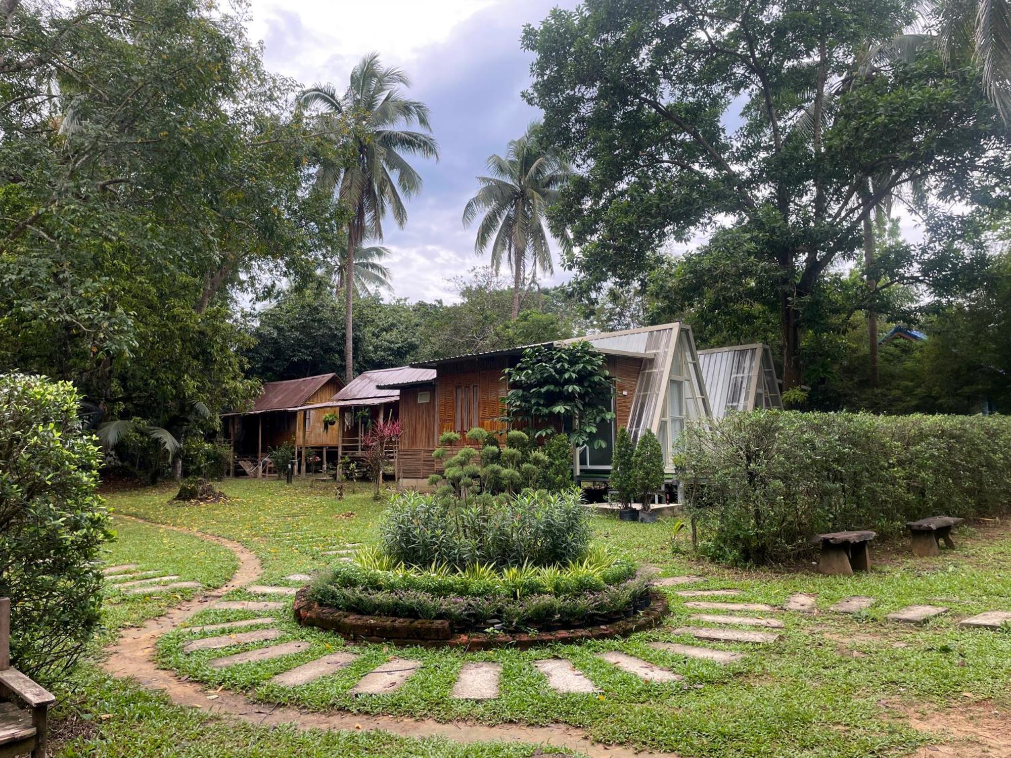 Coffee And Resort Koh Phayam Exterior photo