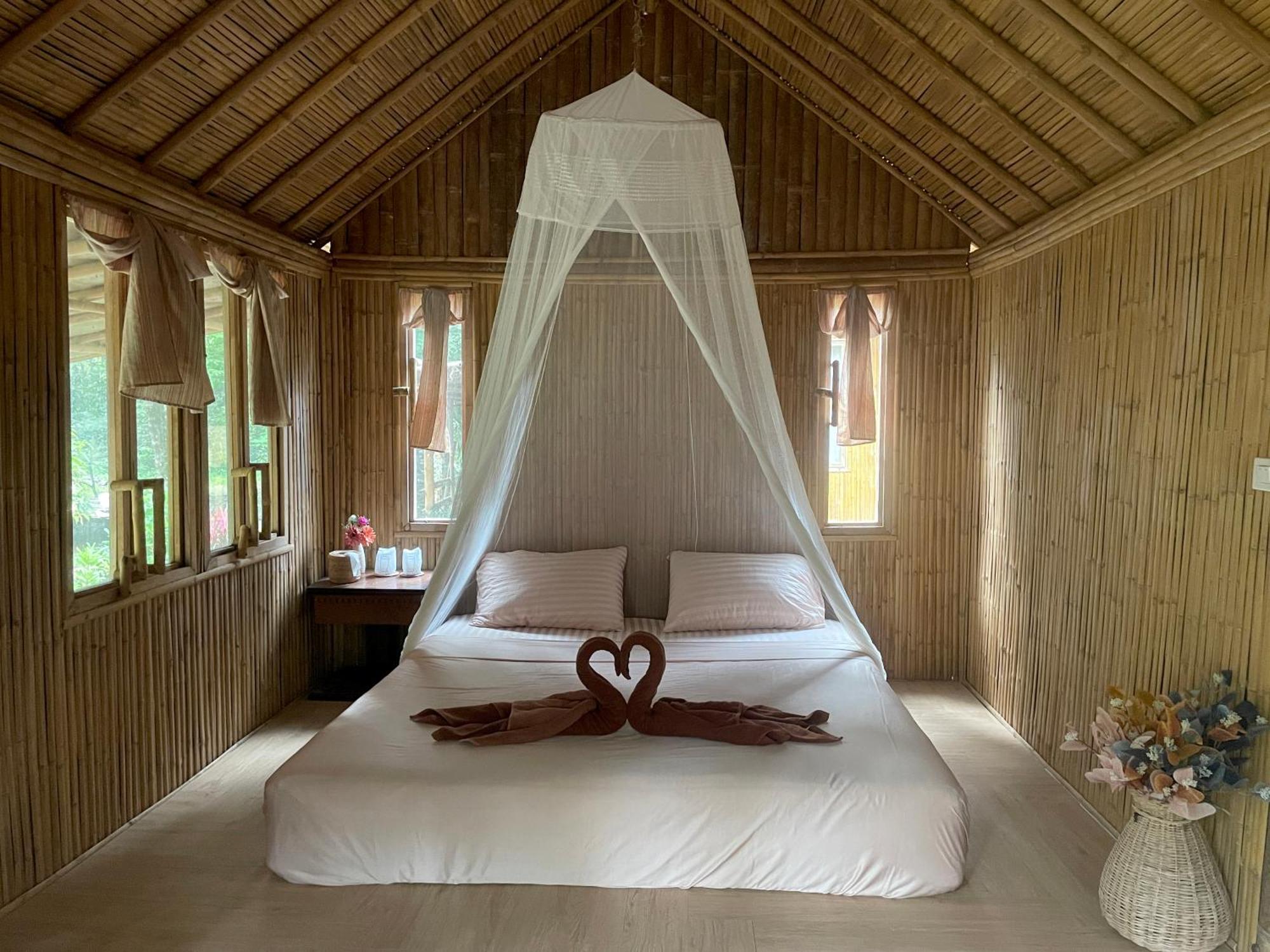 Coffee And Resort Koh Phayam Exterior photo
