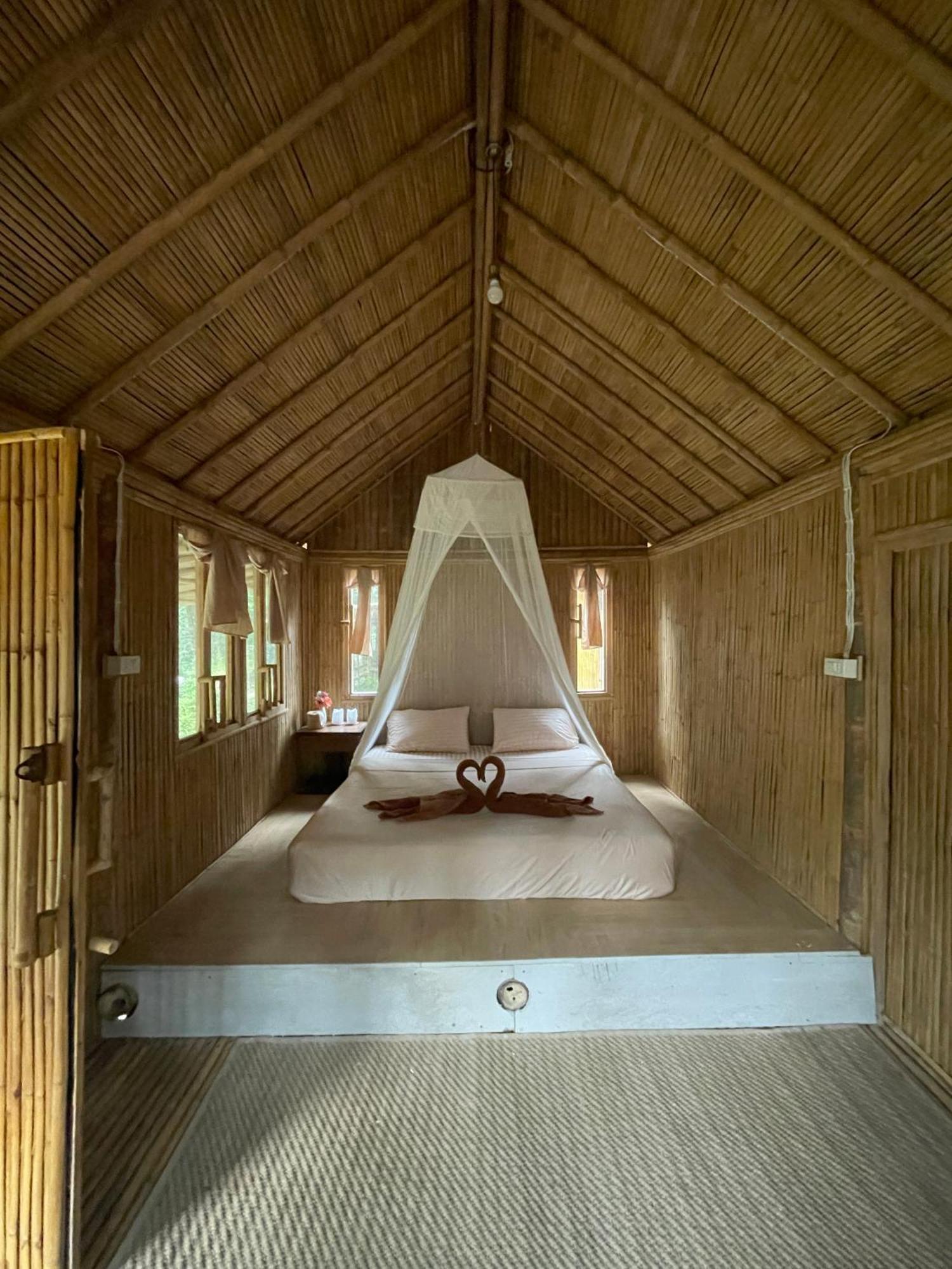 Coffee And Resort Koh Phayam Exterior photo